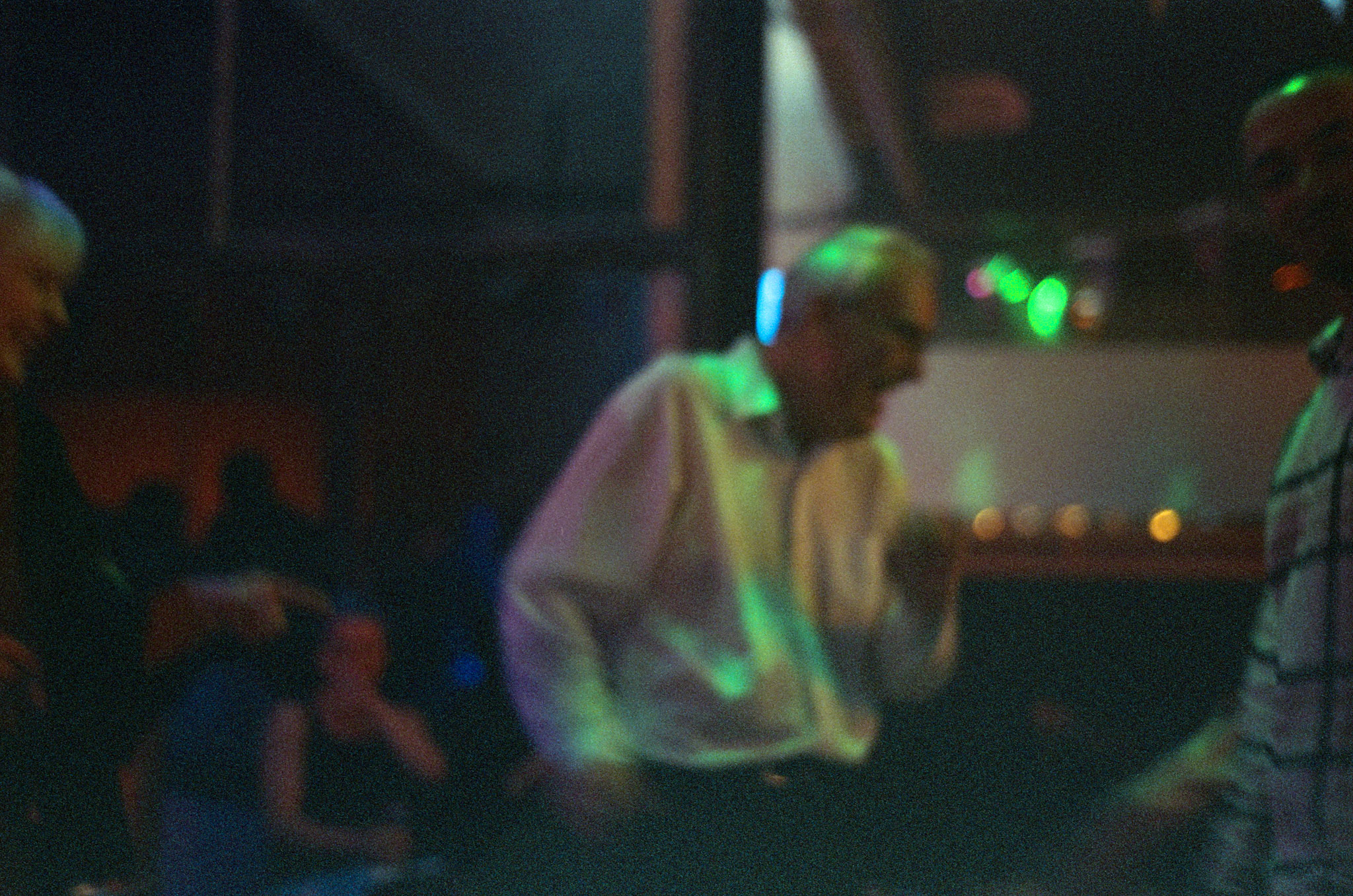 Robin dancing
